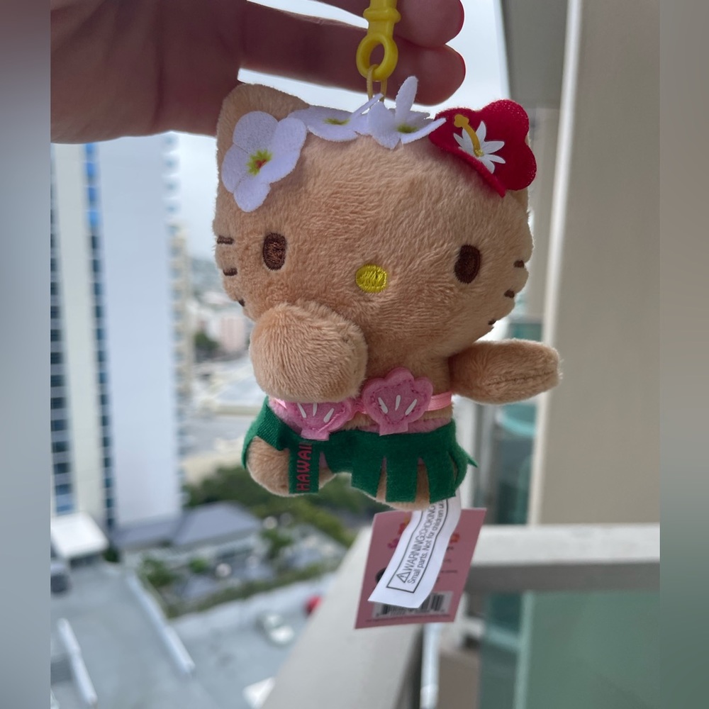 RARE Hello Kitty Hula Girl Stuffed Animal Keychain HAWAII EXCLUSIVE!!